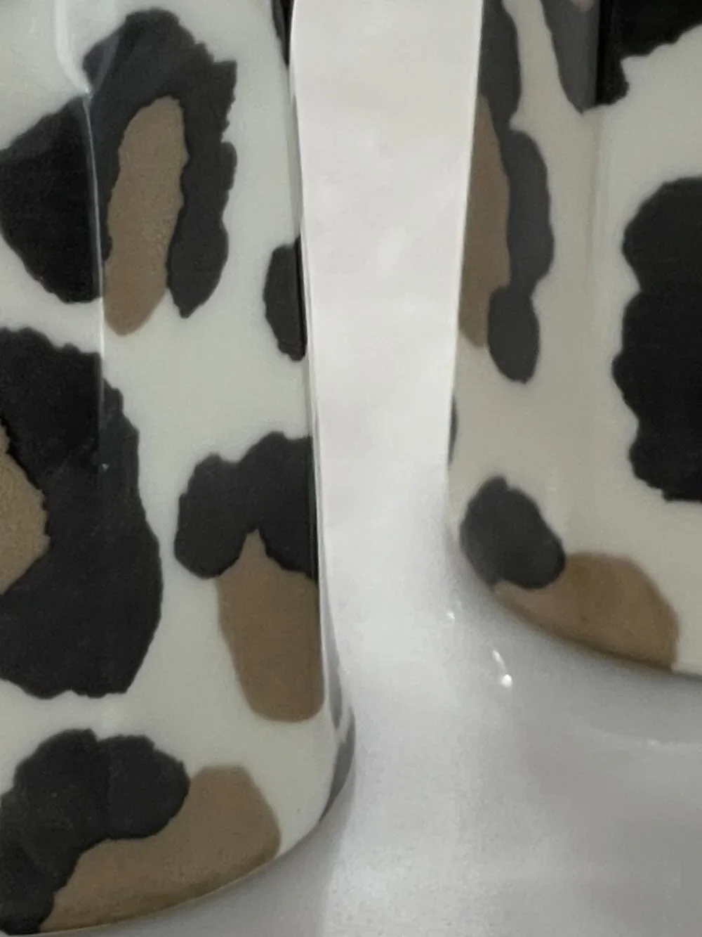 Anthropologie Chintzware Leopard Salt Pepper Shakers Set-NEW
